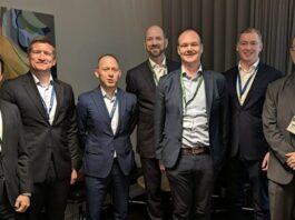 Group photograph of the Knutsen NYK CC Aker Solutions Var Energi Teams